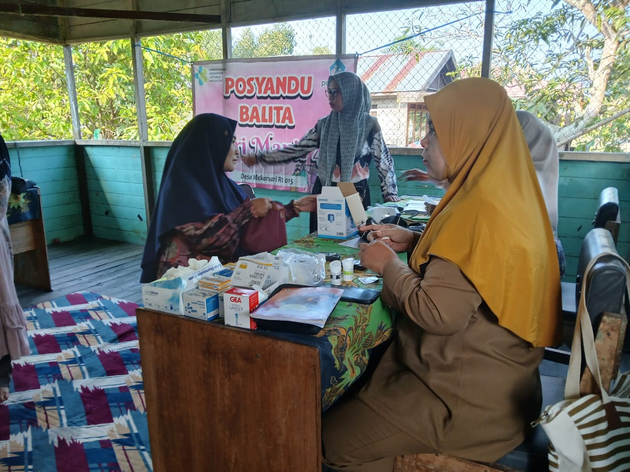 POS BINAAN TERPADU (POSBINDU) SARIMANIS DESA MEKARSARI.